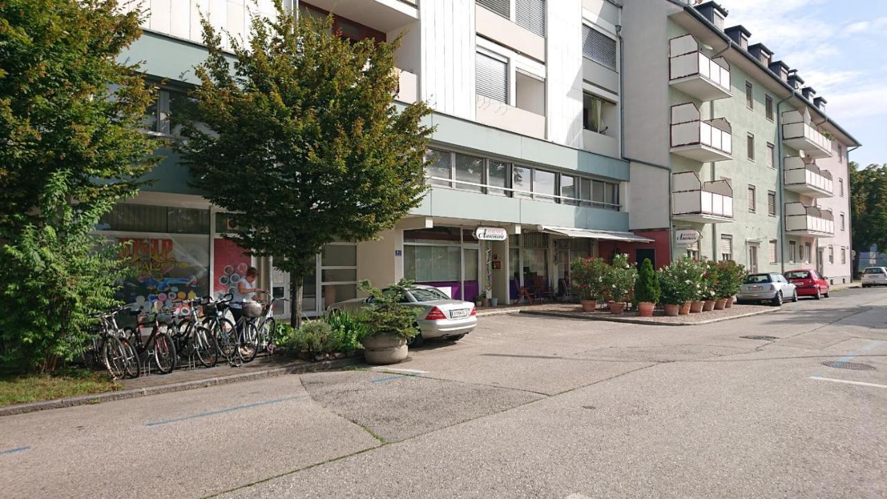 Wohnen Im Kolonialstil Inklusive Tiefgarage, Kontaktloser Check-In Klagenfurt am Woerthersee Exterior foto